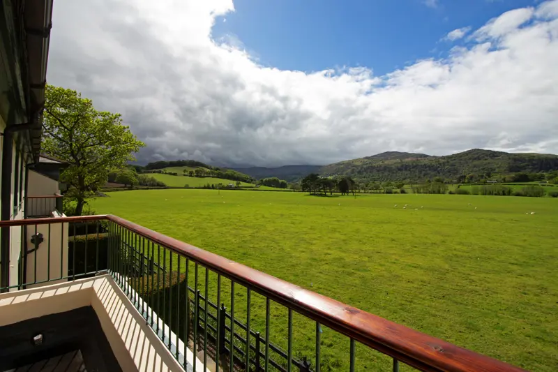Signature Mountain View Room